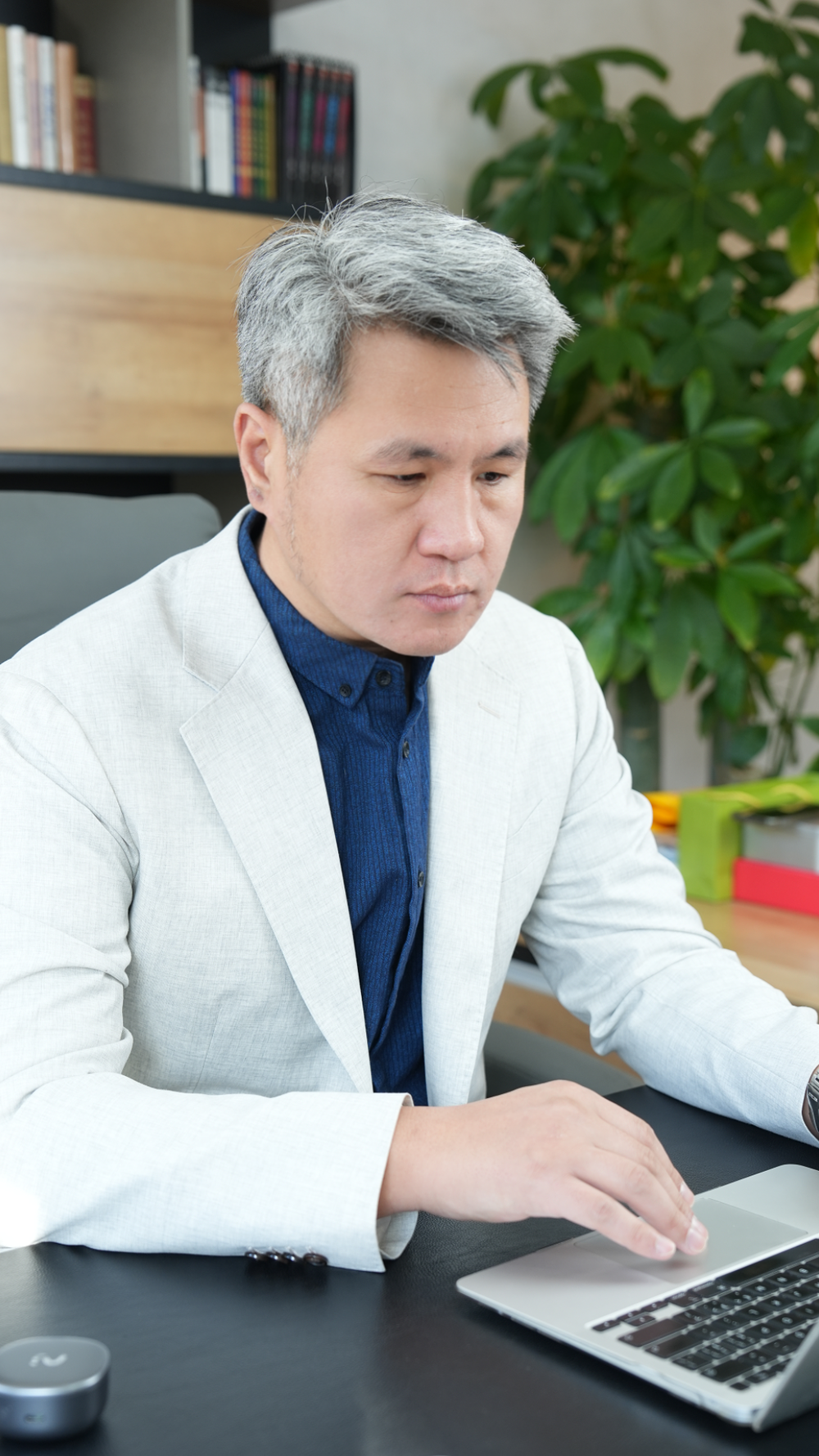 白-1.png 白-1.png