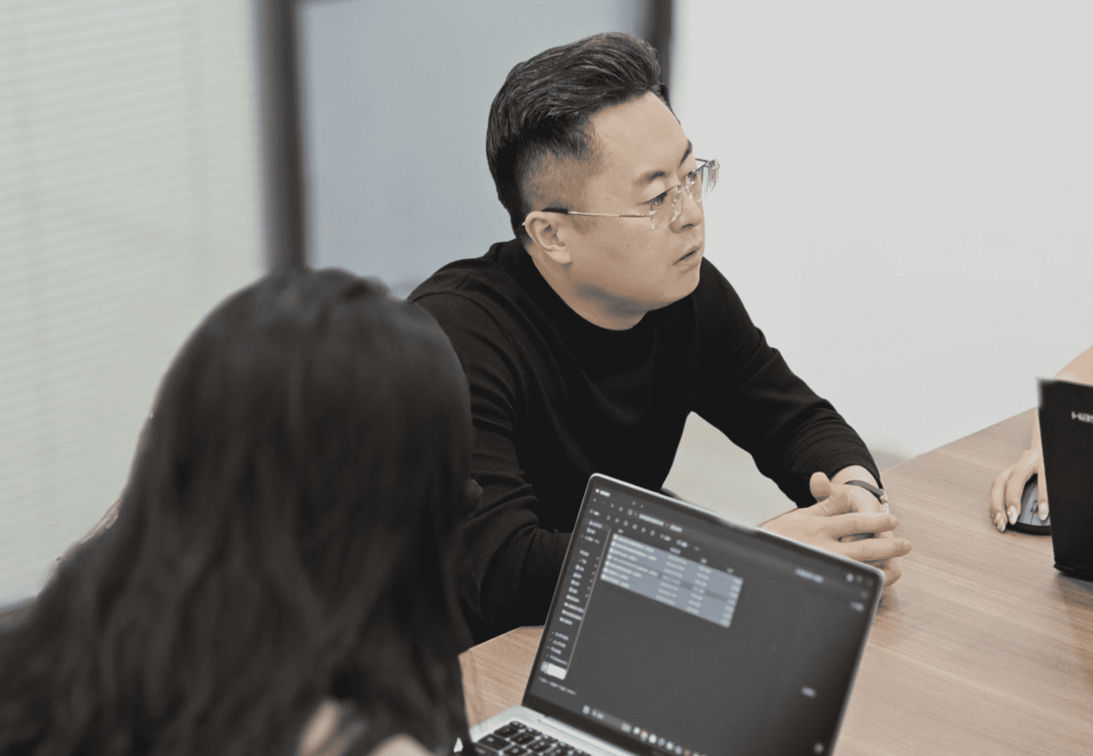 罗伟律师个人形象照